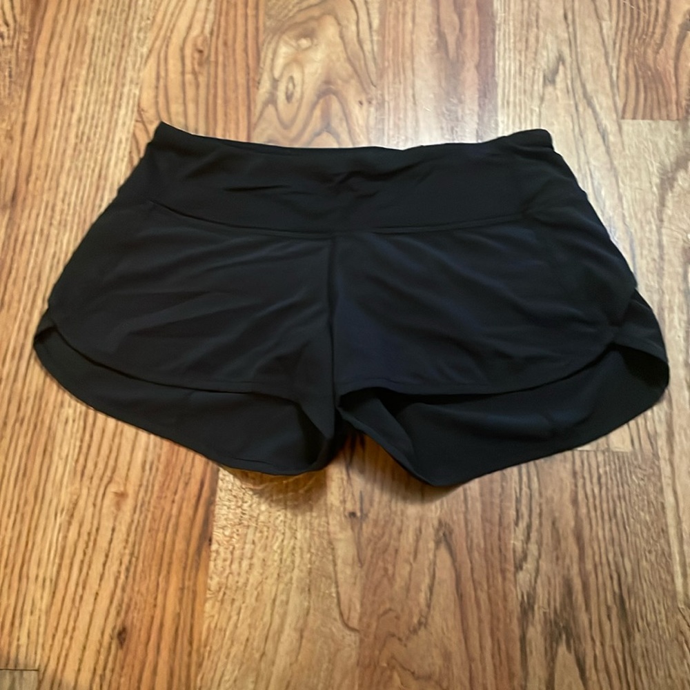 Lululemon black Speed Up Shorts 2.5in, size 2